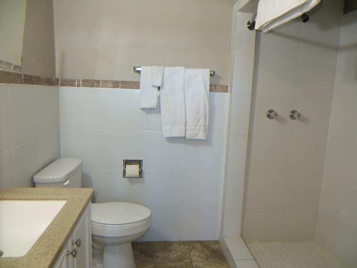 Paradise Inn Bay City Bagian luar foto
